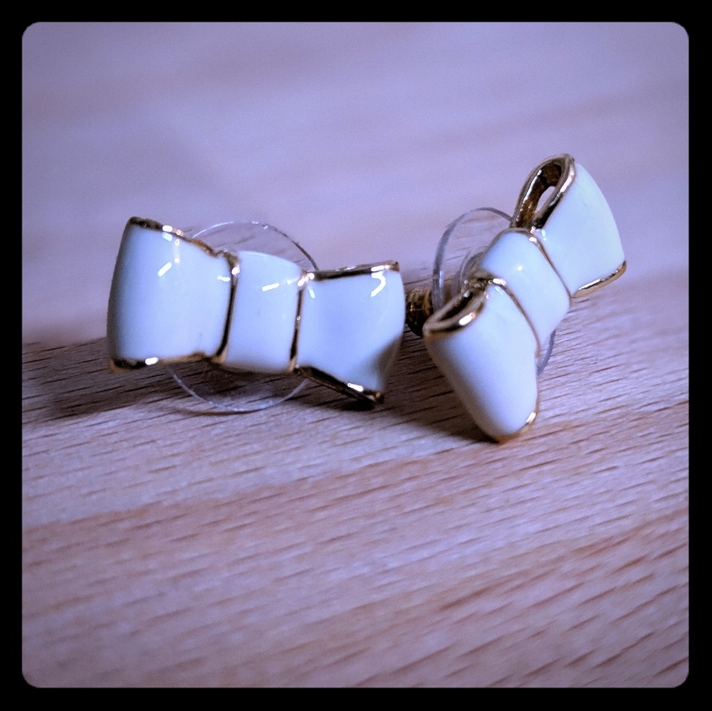 Kate Spade Take a Bow earrings
